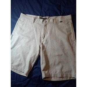 Travis Matthews Shorts‎ Men's 38 Gray Stripe Lightweight Golf 10" Inseam